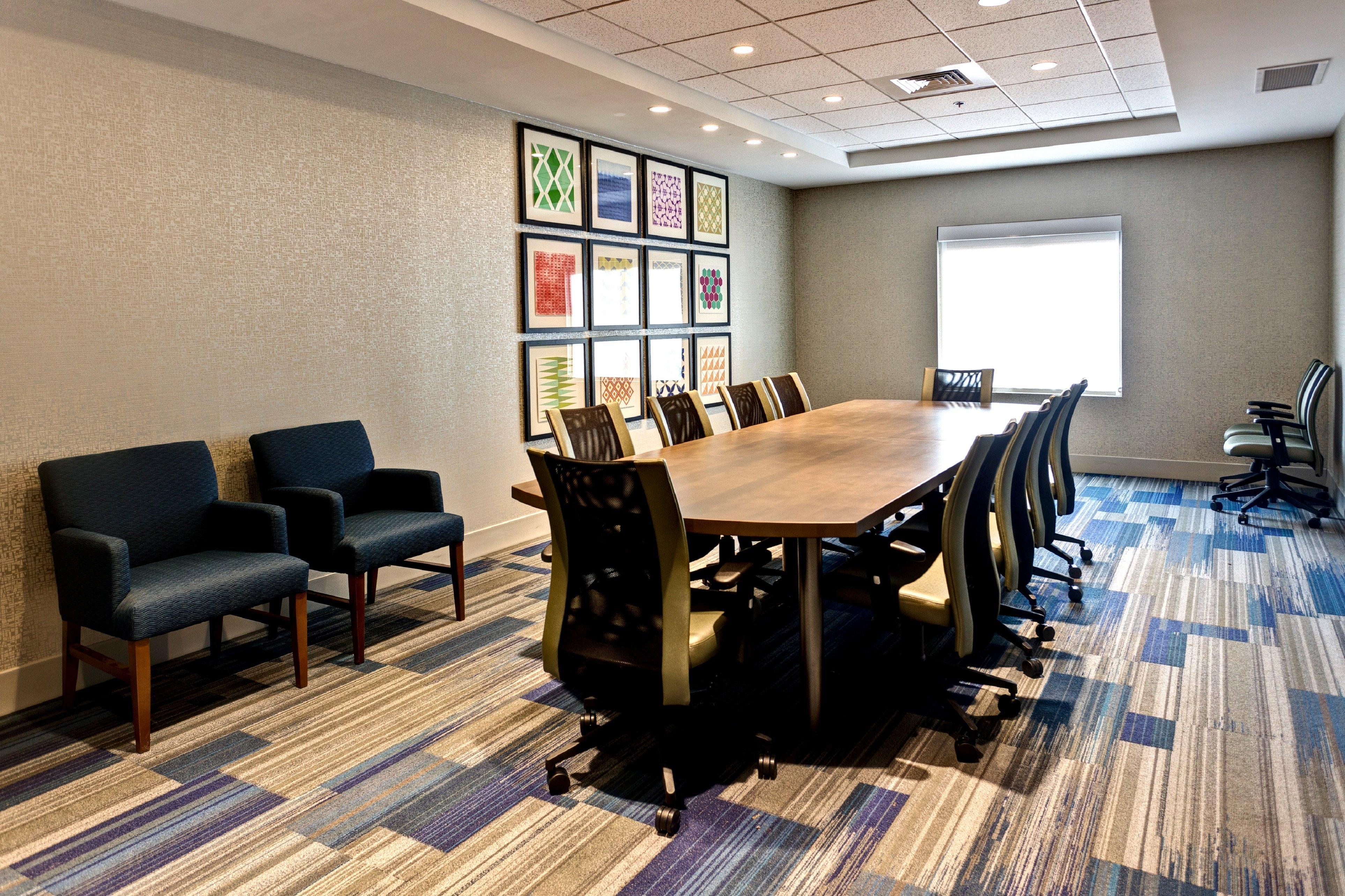 Holiday Inn Express & Suites Manhattan By Ihg Exteriér fotografie