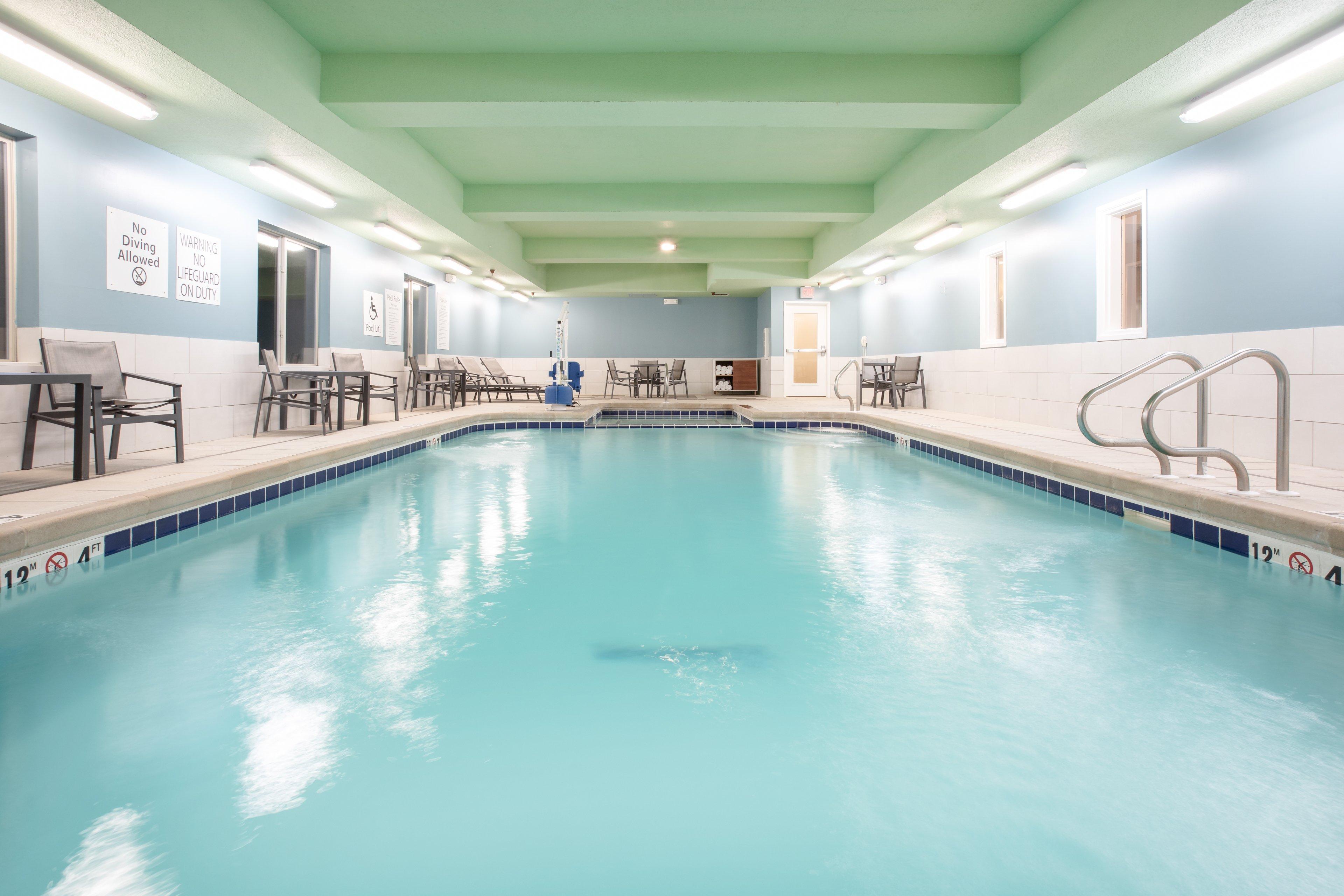 Holiday Inn Express & Suites Manhattan By Ihg Exteriér fotografie