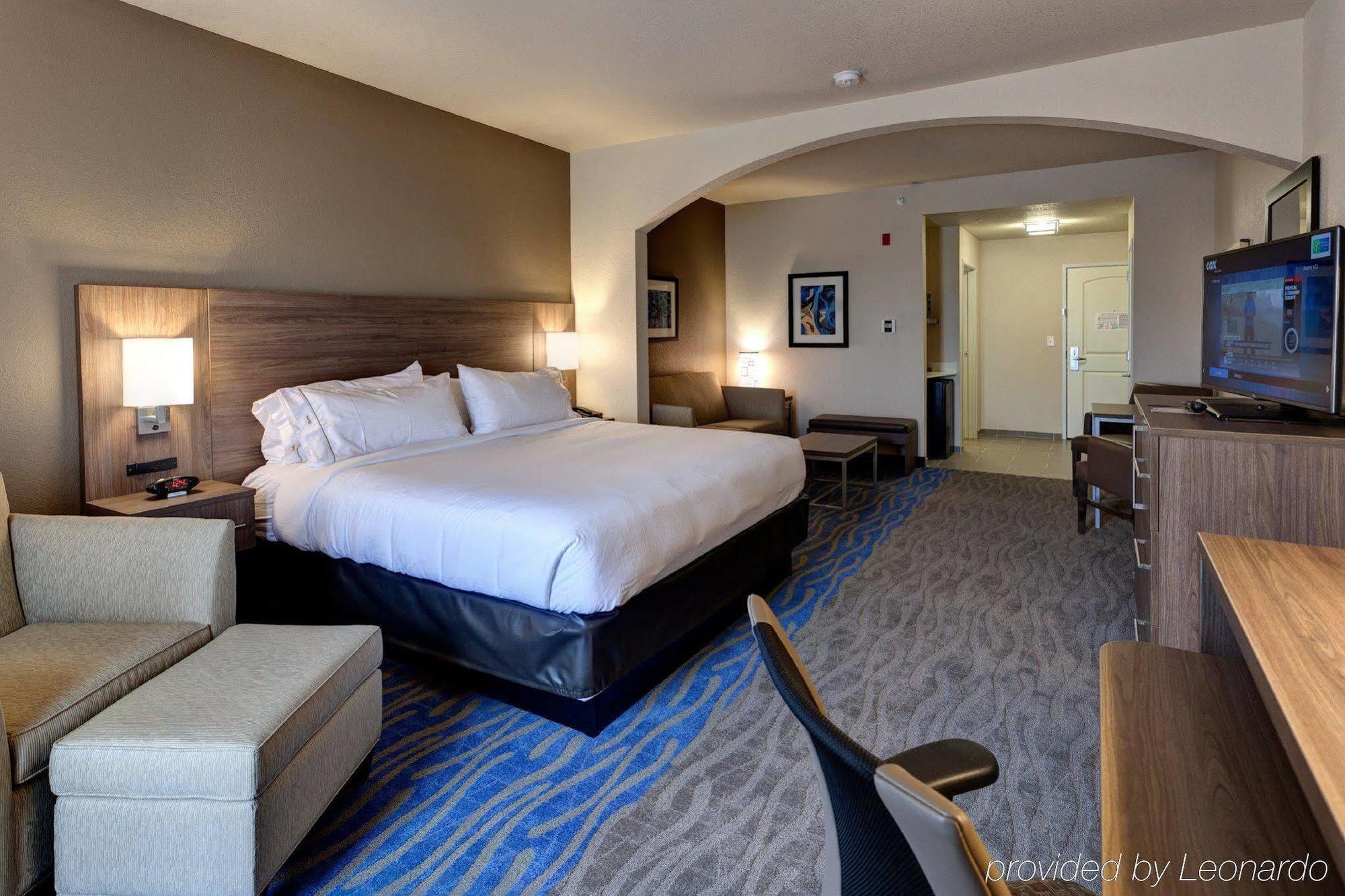 Holiday Inn Express & Suites Manhattan By Ihg Exteriér fotografie