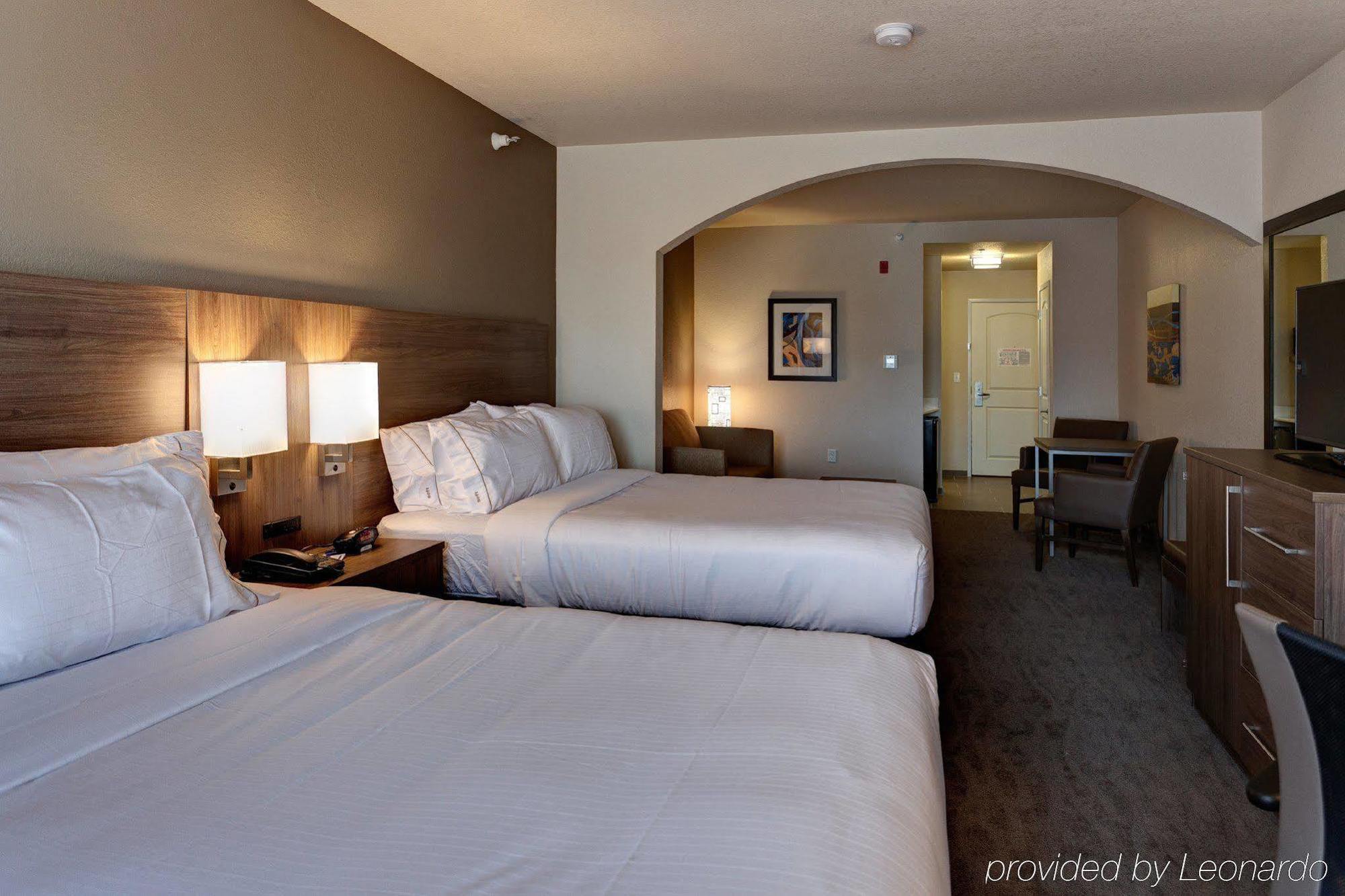 Holiday Inn Express & Suites Manhattan By Ihg Exteriér fotografie